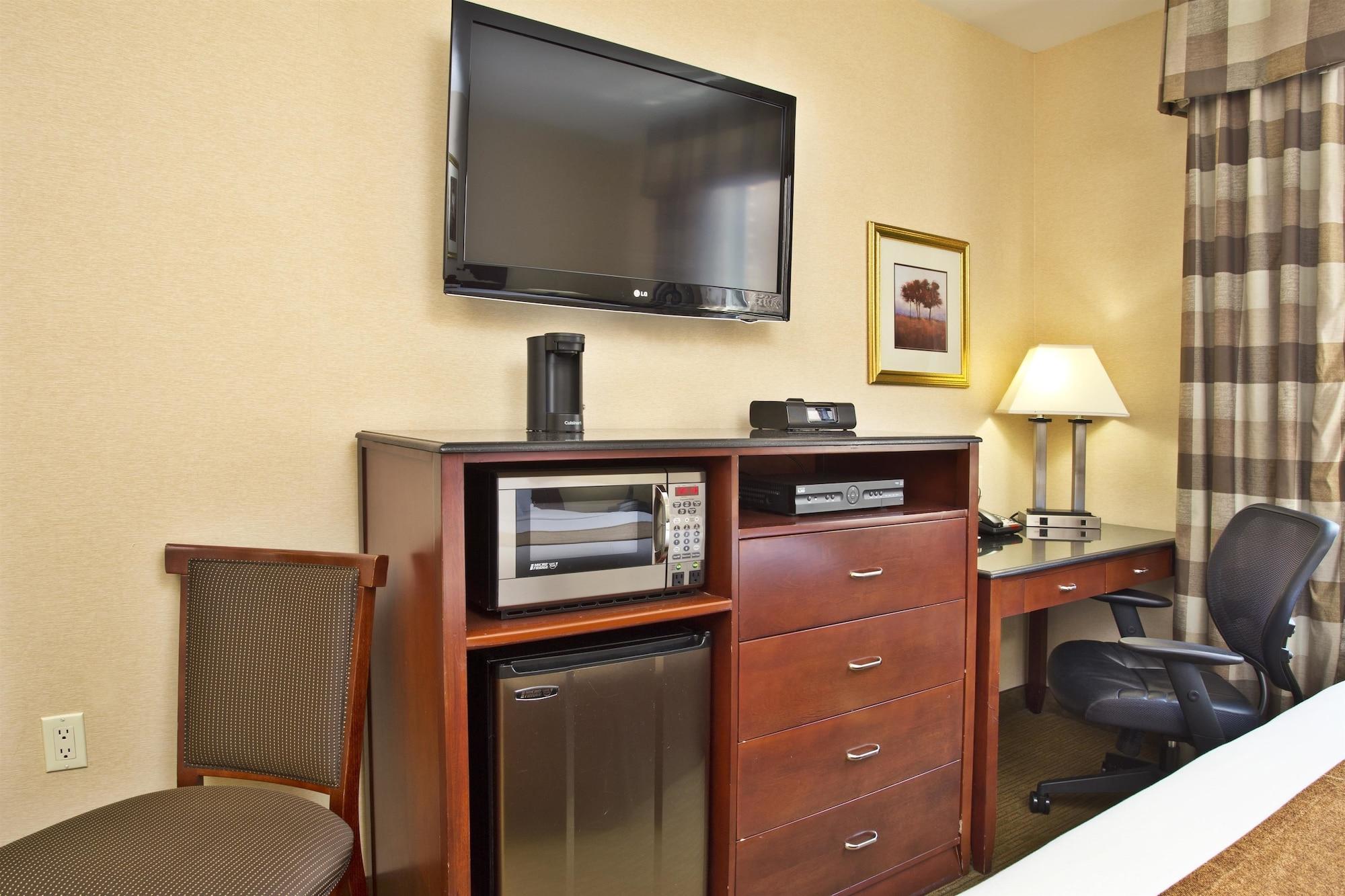 Best Western Plus Arena Hotel Нью-Йорк Экстерьер фото