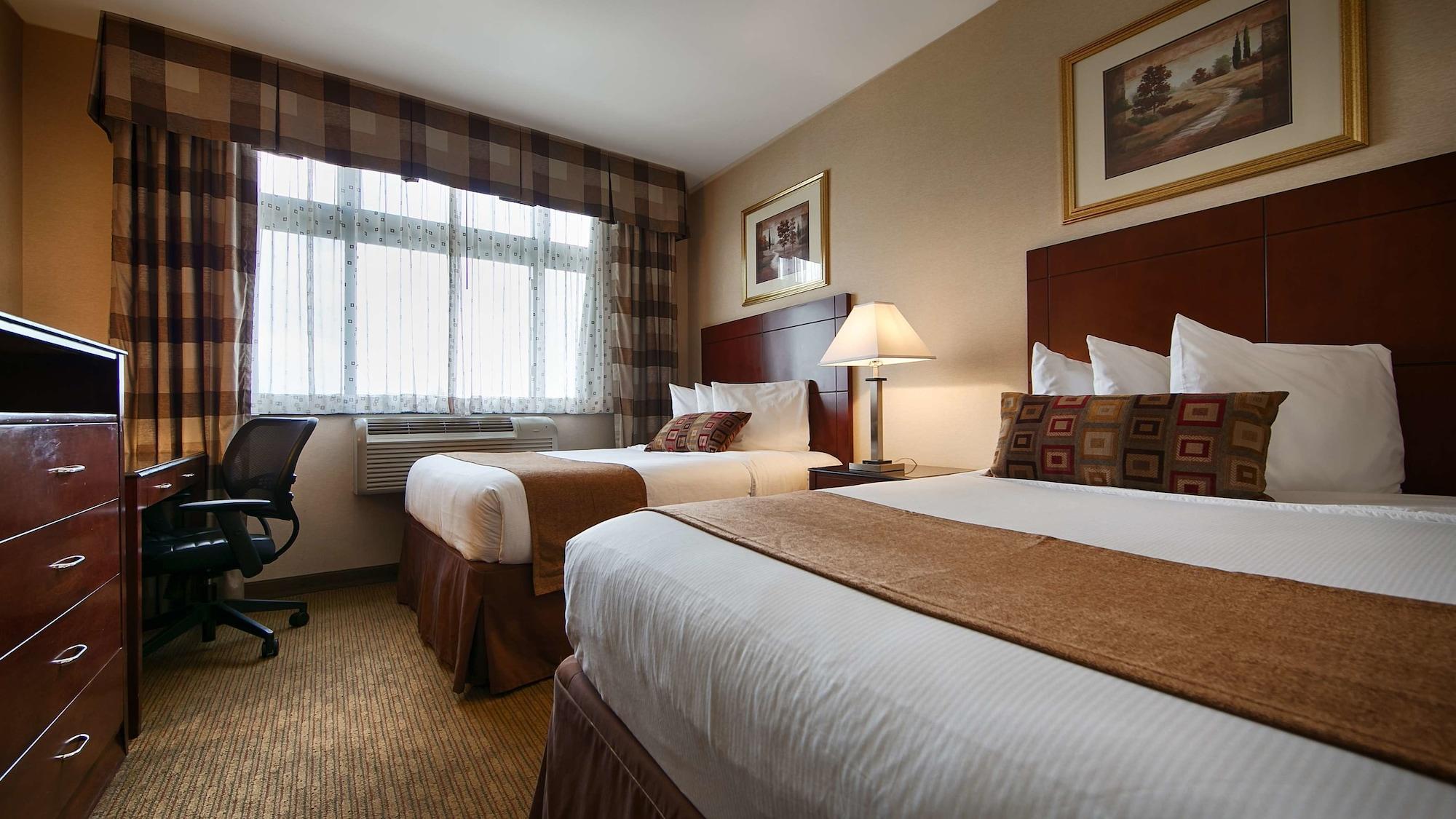 Best Western Plus Arena Hotel Нью-Йорк Экстерьер фото
